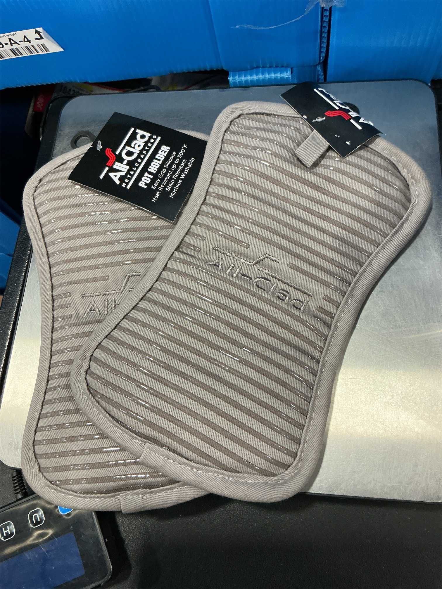 All-Clad Premium Pot Holder & Hot Pad: Heat Resistant up to 500 Degrees - 100% Cotton, 10x6.25 Hot Pad for Kitchen and Barbeque, 2-Pack, Mushroom