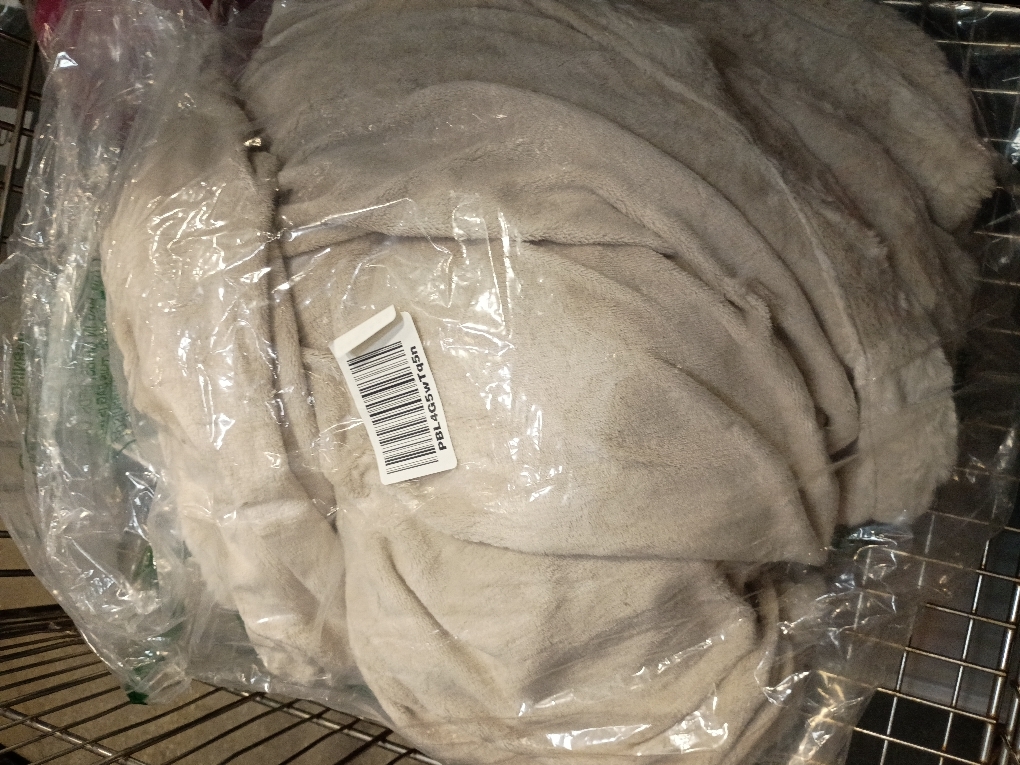 UnHide Cuddle Puddle | Faux Fur Blanket | Oversized, Lightweight, Extra Soft Blanket | Machine Washable | Add a Layer of Softness to Any Bed or Couch | Beige Bear