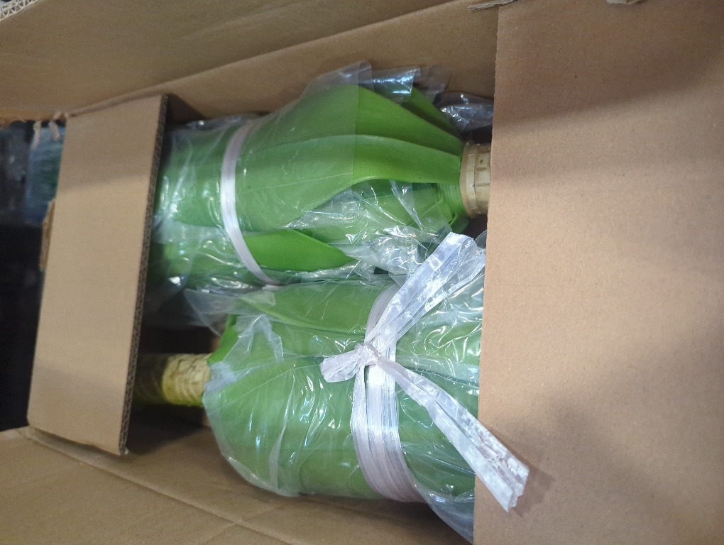 Velener Set of 2  Size 28 Inch Artificial Agave Plants Outdoor Set, Large Fake Plants Indoor for Home Decor, Realistic UV Resistant Faux Succulents Plants Without Pot, Set of 2