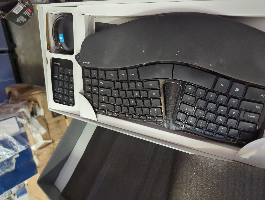 Microsoft Sculpt Ergonomic Desktop Keyboard And Mouse - Wireless - BlueTrack Enabled - 7 Button Mouse - 4-Direction Scroll Wheel - 104-key Design