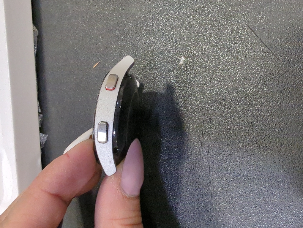 Samsung Galaxy Watch4 R860 Silver GPS Smartwatch - Manufacturer Refurbished.