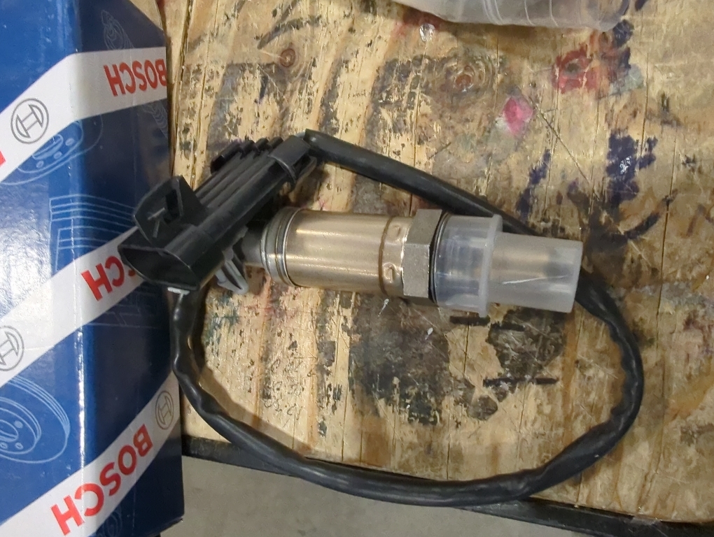 BOSCH 13139 Premium OE Fitment Oxygen Sensor - Compatible with Select Jeep Grand Cherokee