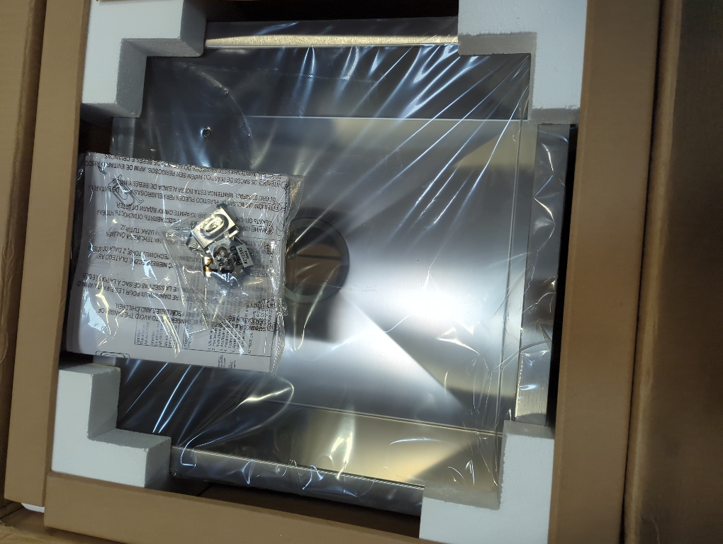 QUATRUS R0 Stainless Steel 17 in. Undermount Bar Sink