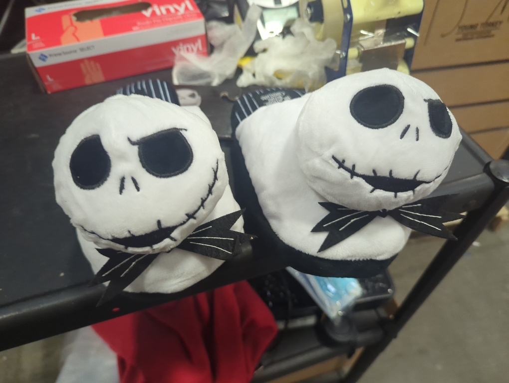 Size L 9/10 Color Black Disney Men's Nightmare Before Christmas Slippers - Jack Skellington Plush Slip-On House Shoe Slides