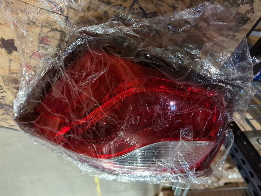 Tail Lights Compatible with Chevy Equinox 2018 2019 2020 - Left Driver Side Rear Brake Lamp Replace 84769835 - Taillight Halogen Type NON-LED (w/Bulb)