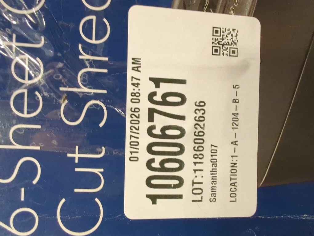 Insignia™ - 6-Sheet Crosscut Shredder - Black