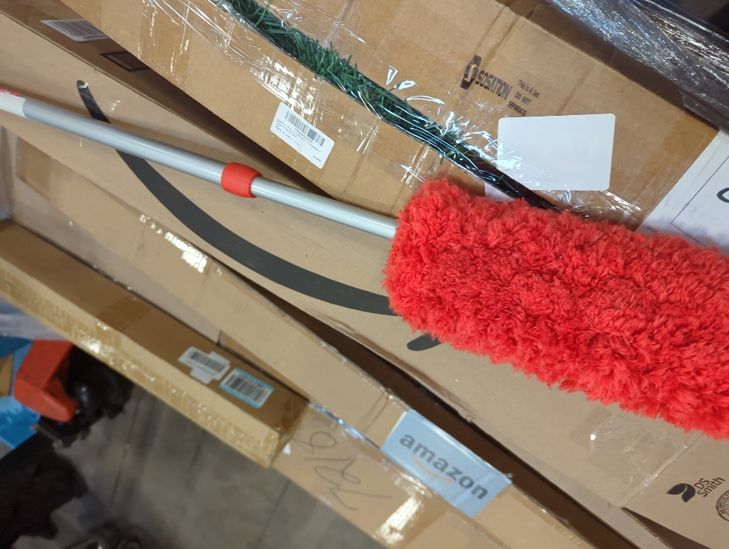 OXO Good Grips Microfiber Extendable Duster 52 inches