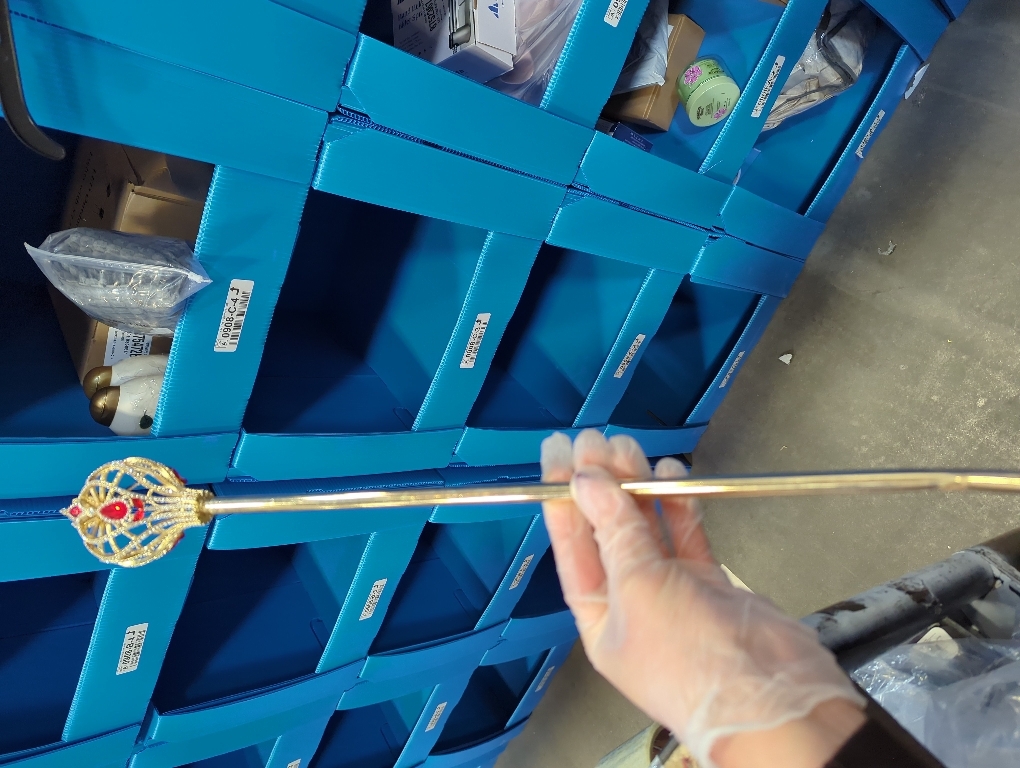 Popular Bright Fairy Wands Fairy Sticks Queen Rhinestone Scepter for Handheld Props Birthday Pageant Fancy Dress Party Christmas, Red