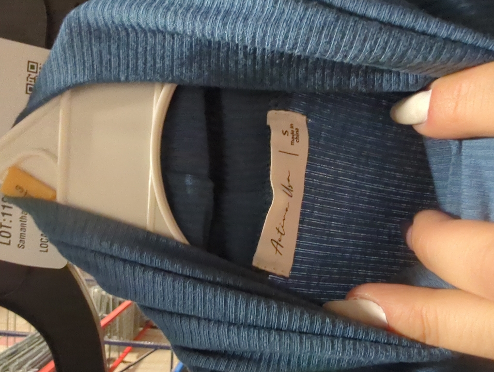 Size small Active USA Lightweight Mock Turtleneck Crop Tops Long Sleeve Casual Base Layer for Women