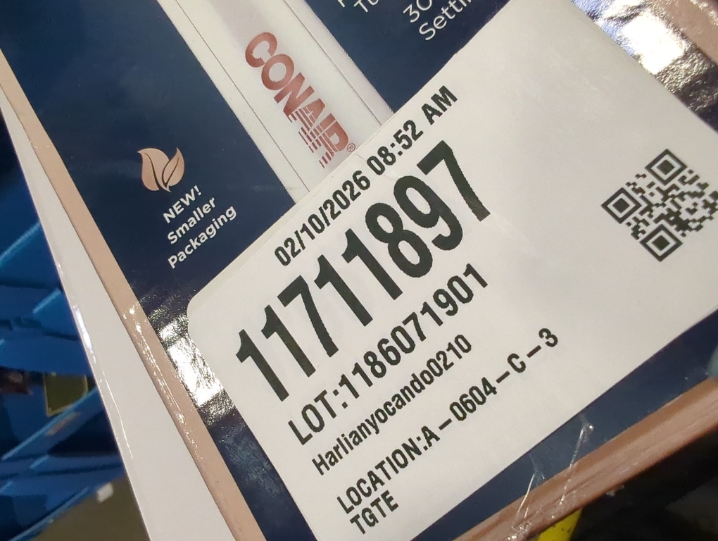 Conair Double Ceramic 3/4-Inch Curling Iron, ¾-Inch Barrel Creates Tight Curls, Hair Curler for Use on Short, Medium, and Long Hair, White