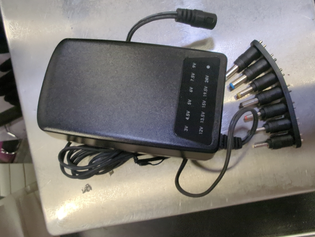 Insignia  - 3,000 MA 5  Universal AC Adapter for High-Output Devices - Black