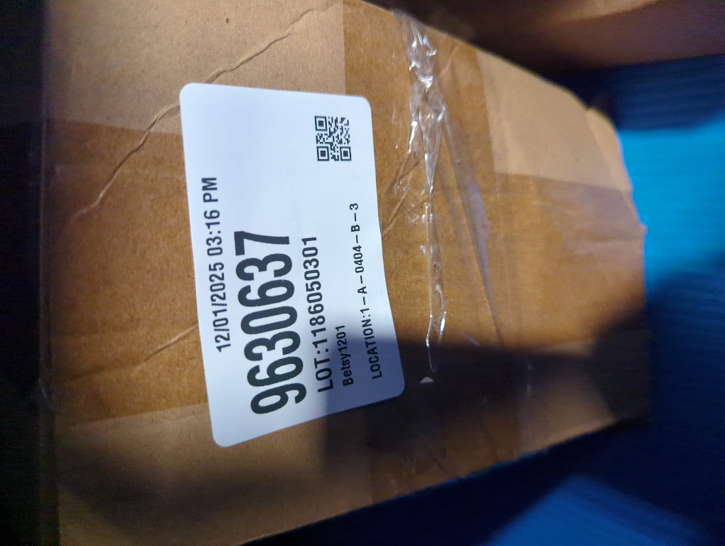 Rainmae 12oz Disposable Plastic Dessert Cups with Lids Parfait Cups with Lids Fruit Cups with Lid Appetizer Cups Sporks Square Clear Cups for To Go Iced Coffee, Bubble Boba Tea, Milkshake 50-Pack