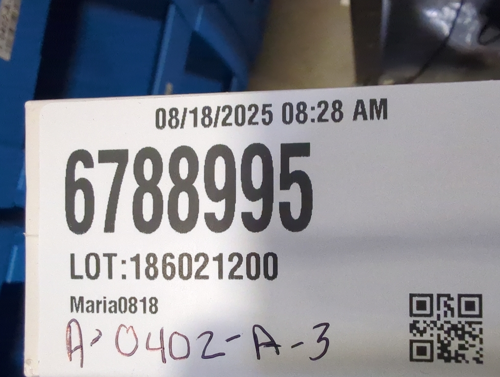 Therabody TheraFace Depuffing Cold & Heat Facial Treatment Wand - White