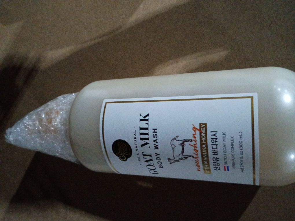 Shower Mate Goat Milk Body Wash Nourishing, 800 mL / 27.05 fl. oz. (Manuka honey)