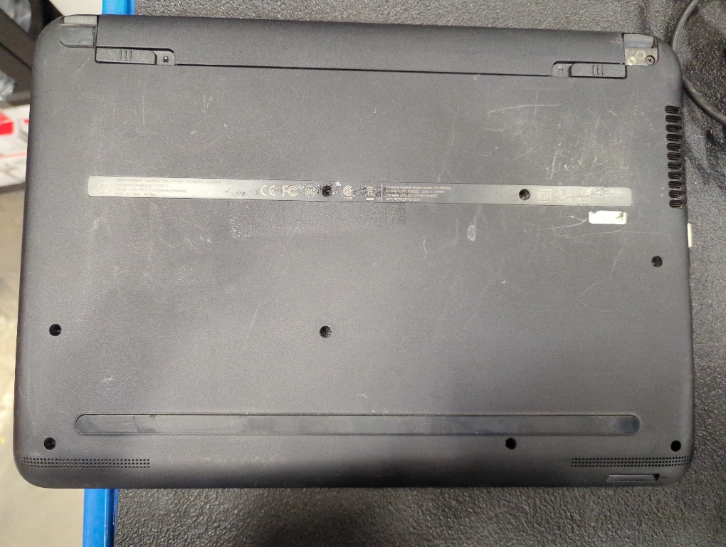 HP Notebook - 14-an012nr With Charger