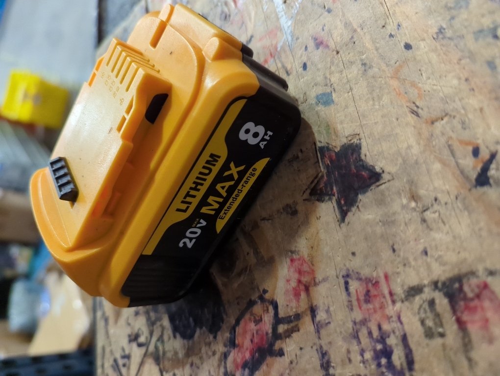 2PACK..,....DEWALT 20V MAX Lithium Ion Battery, 2 Ah and 4 Ah, , Fuel Gauge LED Charge Indicators (DCB324-4)