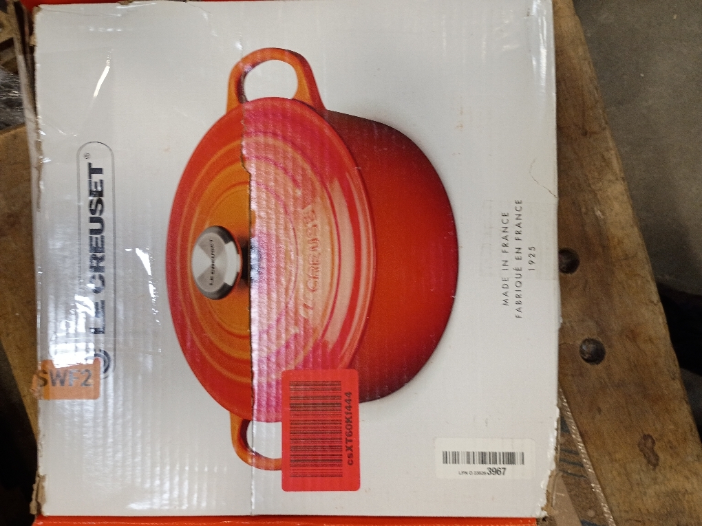 Le Creuset Enameled Cast Iron Signature Round Dutch Oven, 7.25 qt., Flame