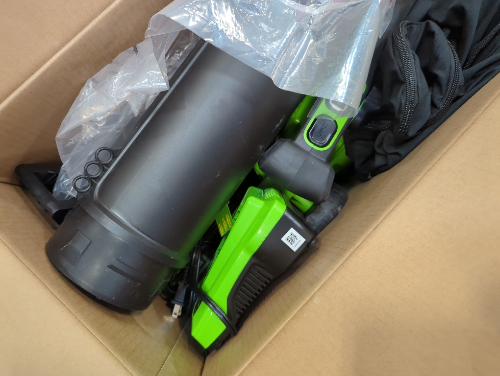 Greenworks 40V (230 MPH / 505 CFM) Cordless Brushless Leaf Blower/Vacuum with Bag, High Power, Lightweight & Quiet for Yard Debris Cleanup, Includes 5.0Ah Battery & Charger