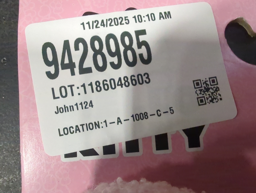 Size S 13-1 Color Pink hello kitty slippers