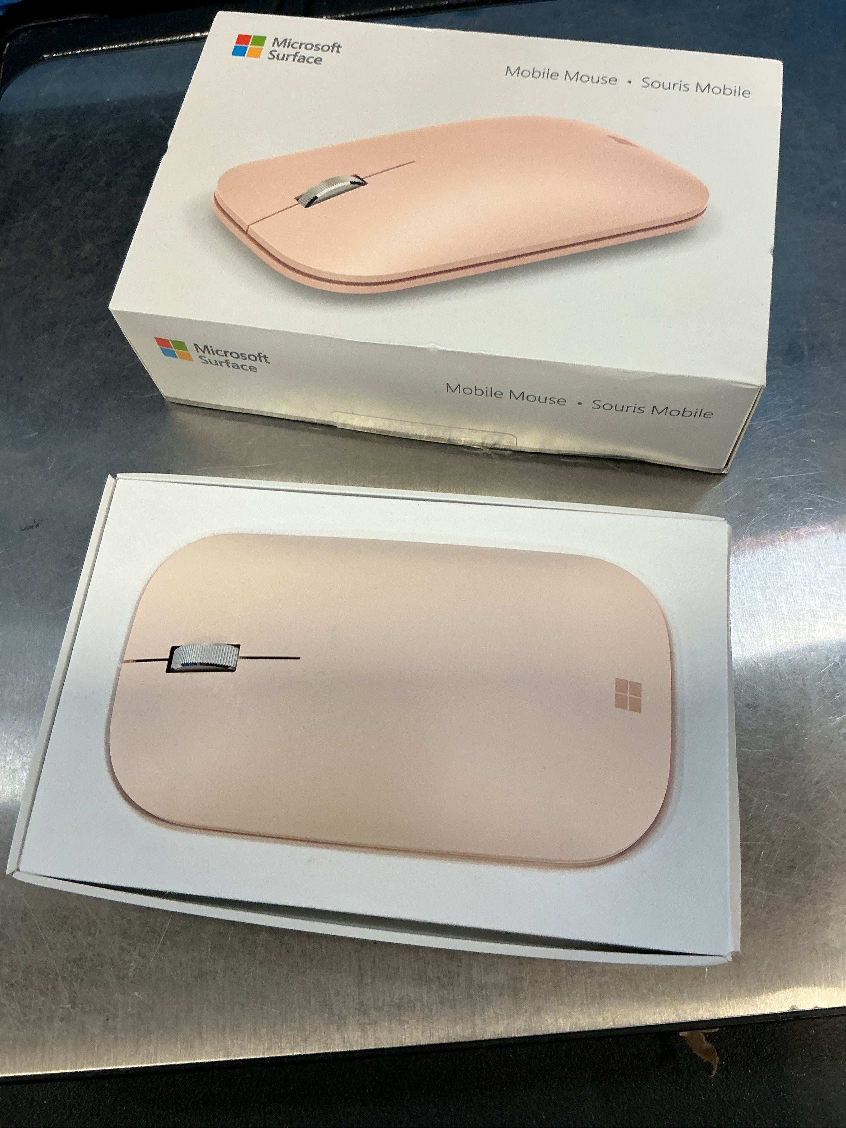 Microsoft Surface Mobile Mouse Sandstone - Bluetooth Connectivity - Seamless scrolling - Light & portable - BlueTrack enabled