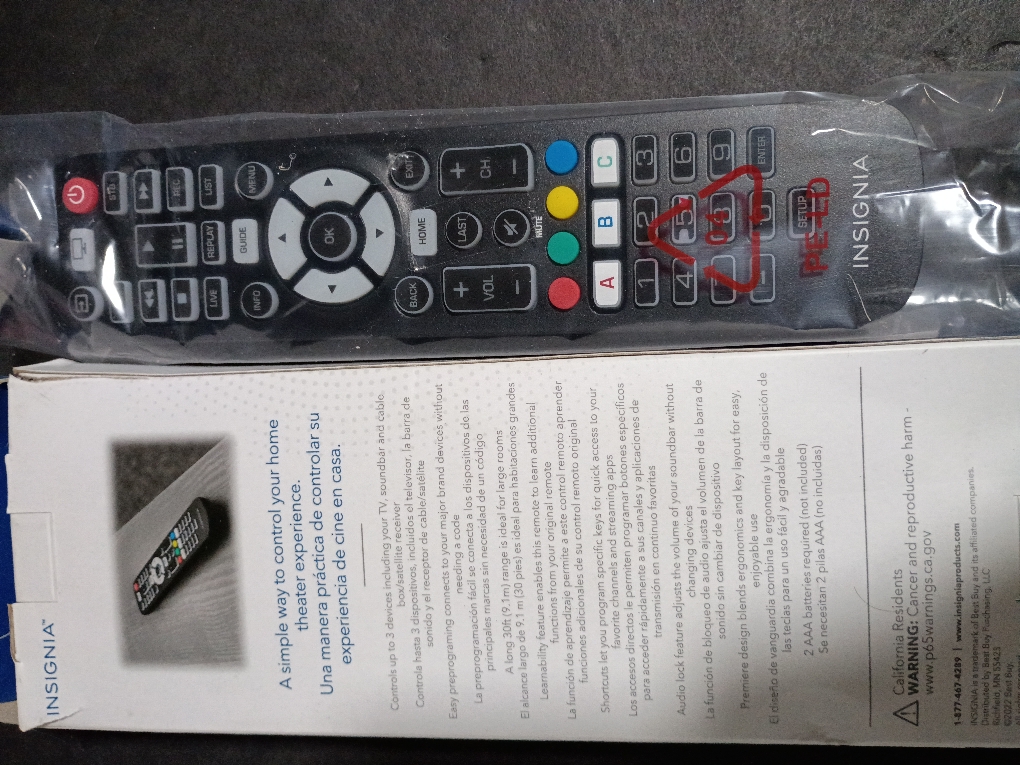 Insignia™ - 3-Device Universal Remote - Black