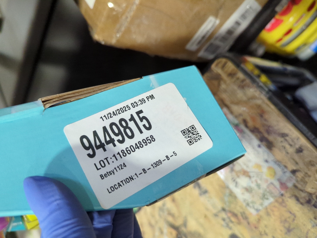 Chuckle & Roar Squirty Squirts 2-in-1 Bubble & Water Electric Blaster