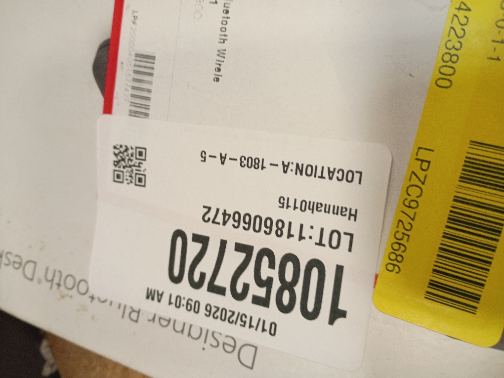 Microsoft Designer Bluetooth Desktop - Wireless bluetooth connectivity - QWERTY keyboard with built-in number pad - Ambidextrous designed mouse