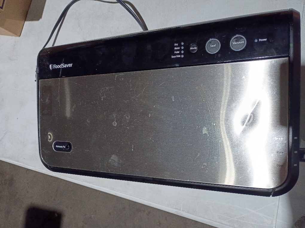 FoodSaver Vacuum Sealing System Handheld Sealer Single Handed Operation