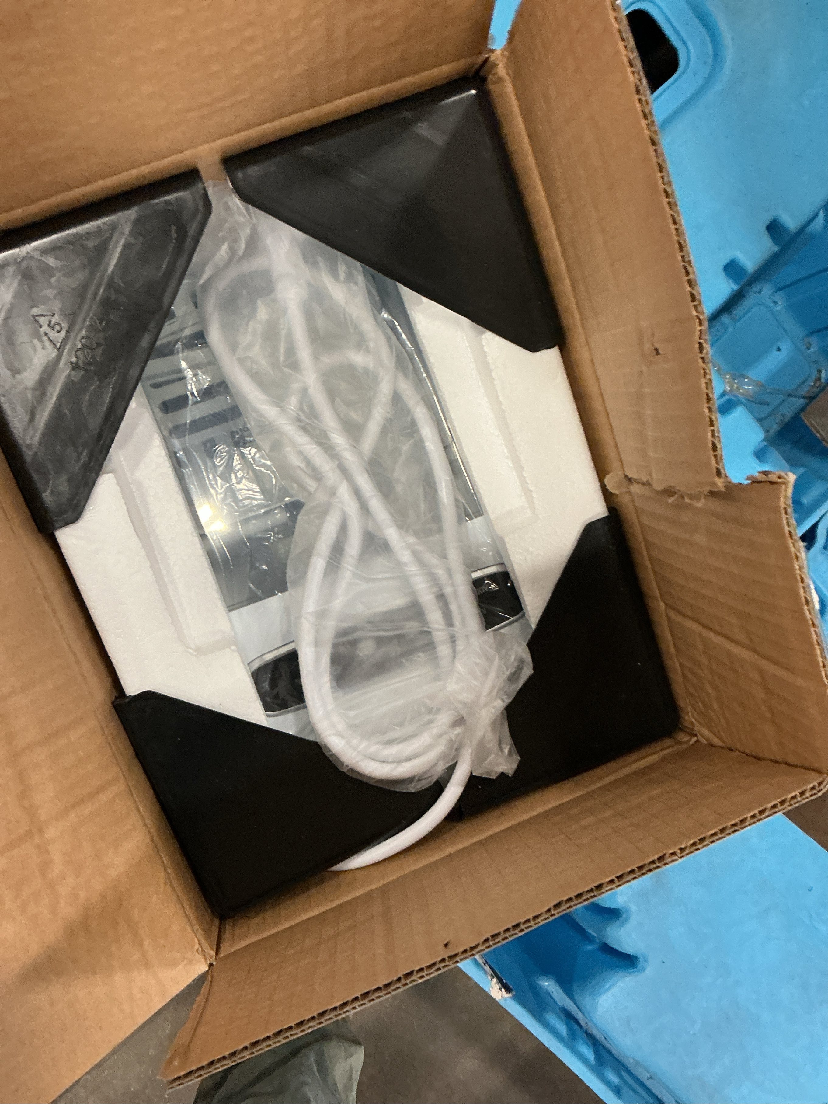 Insignia™ - Portable Ice Maker with Auto Shut-Off - White