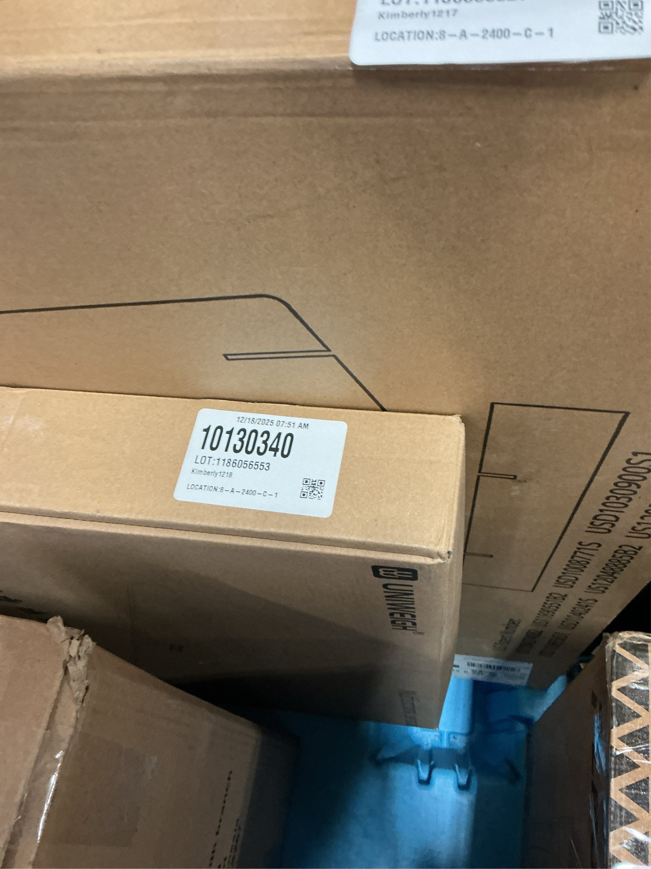 Digital Pet Scale 220lbs x10g Accuracy,Dog/Cat Animal Scales with 3 Weighing Units/Tare/Hold Function,Baby Scale for Pets,Tempered Glass Material,USB Charging,Large LED Platform Scale,White