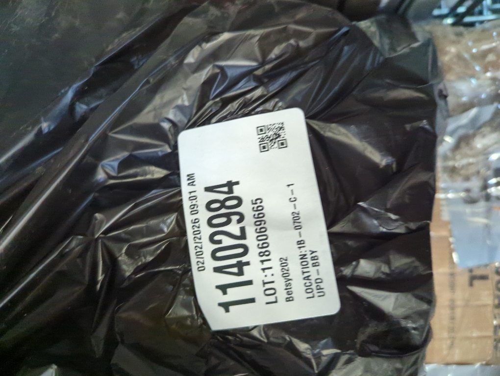 Frigidaire Counter top Portable, 26 lb per Day Nugget Ice Maker Machine (Red Stainless Steel)