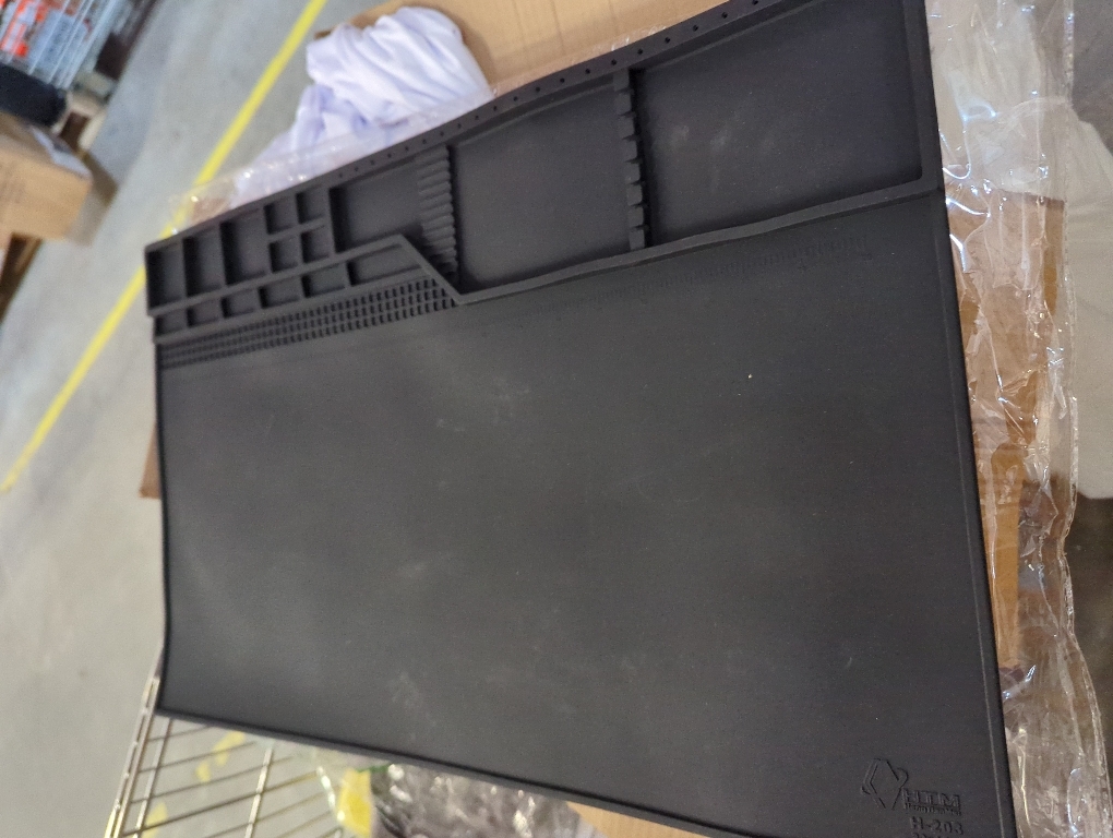HTM-202 Black Silicone Soldering Mat Heat Resistant Large Magnetic Electronic Repair Work Mat,Expand Work Area for Soldering, Electronics, Computer Repair Etc