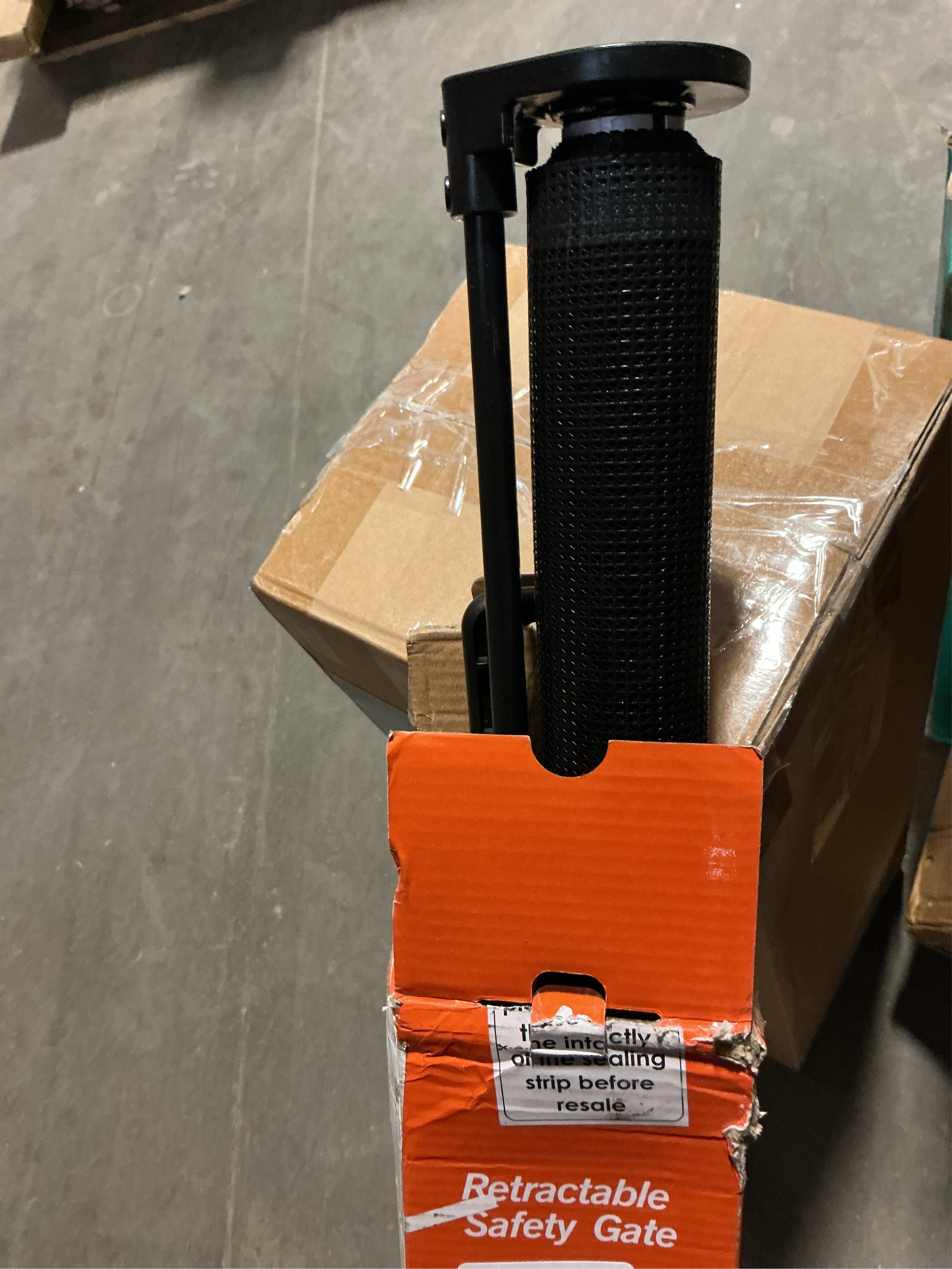 Black Retractable Baby Gate for Stairs & Doorways, 55 Wide x 33.6 Tall Easy Installation Mesh Dog Gate for Indoor & Outdoor Use,Pet and Dog Safety Gate for Hallways( Black )