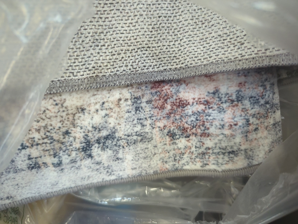 Size medium Color Grey area rug