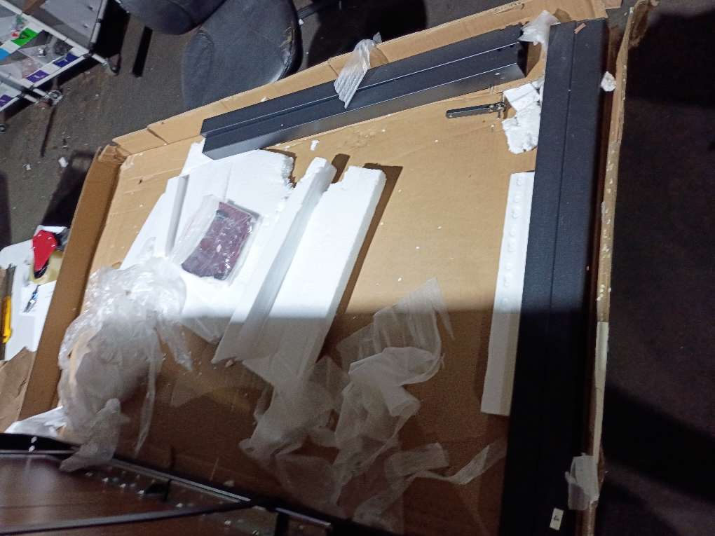 Extendable Kitchen Table  (NO TEST)