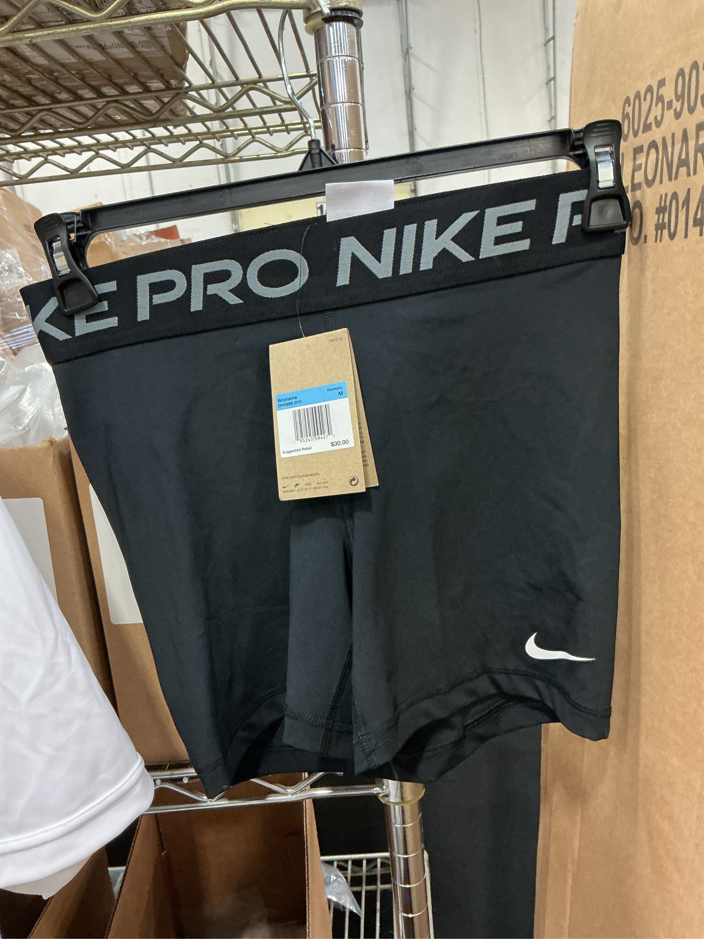 SIZE MEDIUM BLACK Nike Women's Pro 365 5 Inch Shorts