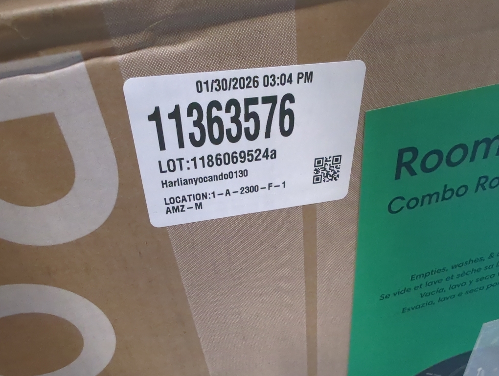 Roomba Plus 405 (G185) Combo 13.2 in. Robotic Vacuum and Mop   with Smart Navigation   AutoWash Dock in Black