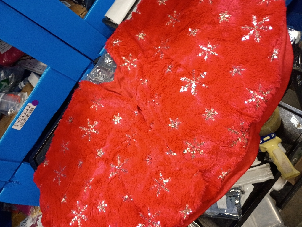 Christmas Tree Skirt Red, 36 Inch Large Soft Plush Xmas Tree Skirts, Double Layer Luxury Tree Skirt w/Silver Snowflake Sequin, Christmas Trees Decoration for Holiday Party Indoor Party Home Decor