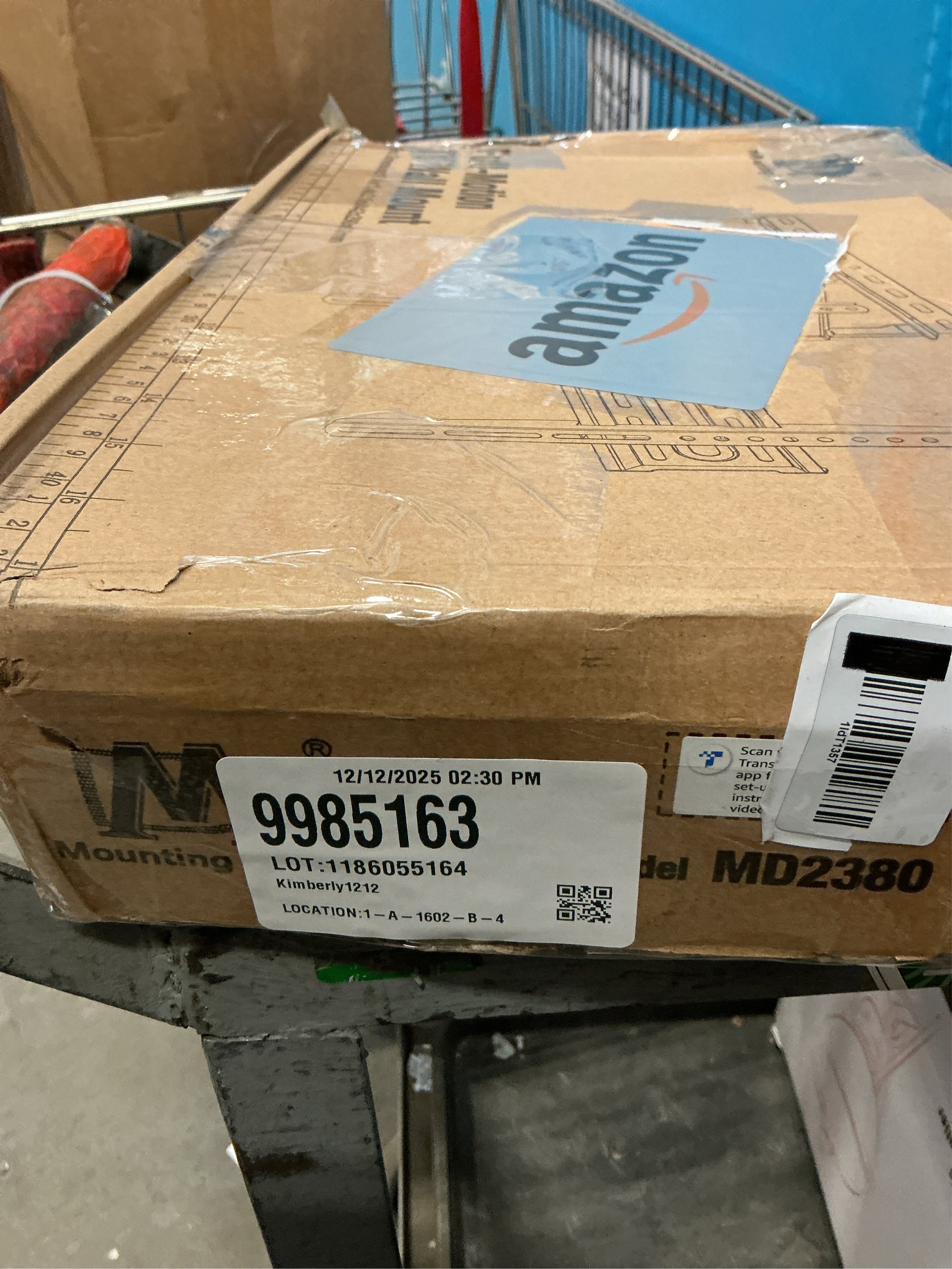 Mounting Dream TV Wall Mount for 32-65 Inch Television,Mount with Swivel and Tilt, Full Motion Bracket with Articulating Dual Arms, Fits 16inch Studs, Max VESA 400X400 mm, 99lbs, MD2380