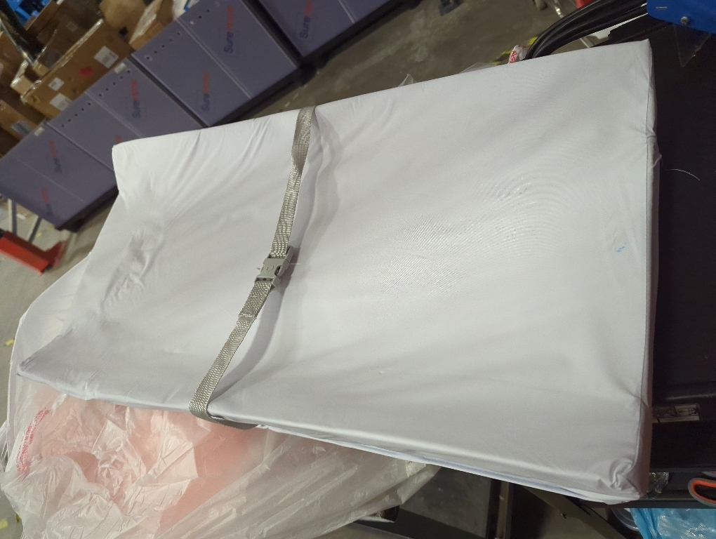 Munchkin Secure Grip Baby Diaper Changing Pad for Dresser, Waterproof and Wipeable, Contoured, Standard Size (14.75 x 31), White