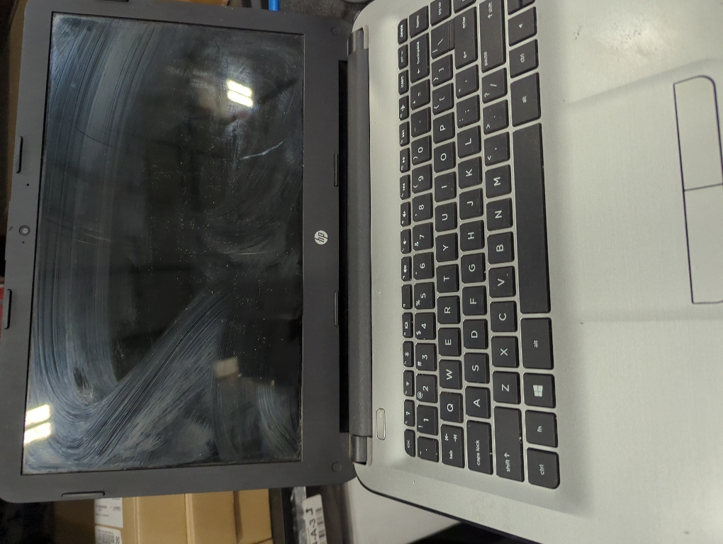 HP Notebook - 14-an012nr With Charger