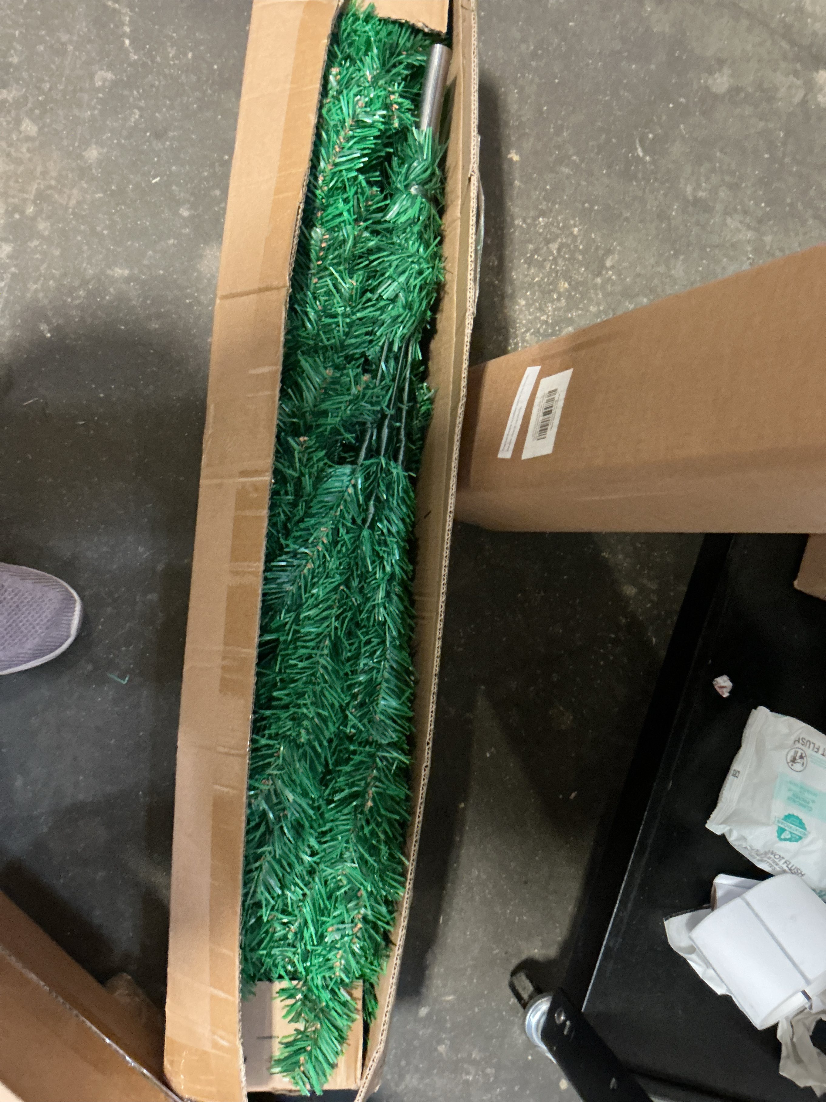 6FT Pre-Lit Christmas Tree in New Growth Green, Artificial Hinged Pine Tree with 956 Brach Tips Prelighted Durable Metal Stand