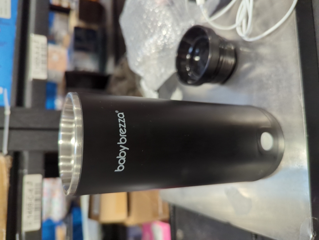 Baby Brezza Portable Warmer – 3X Faster Baby Bottle Warming - Travel Breastmilk and Formula Warmer - Safe, Even Heating - Up to 9oz - No Adapters, Black