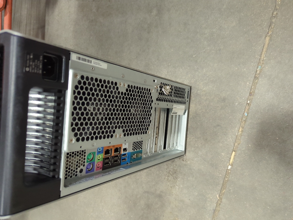 HP Z820 Workstation With Keyboard and Mouse