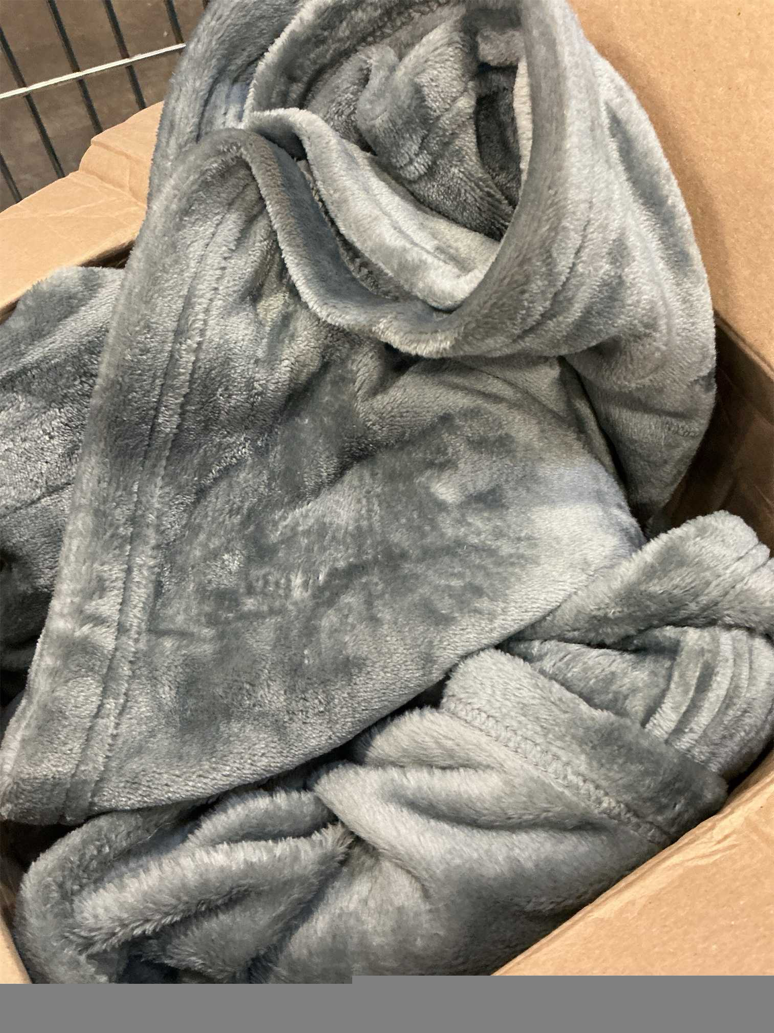 Ash Grey 300GSM Luxury Anti-Static Fuzzy Soft Microfiber Bed Kind size