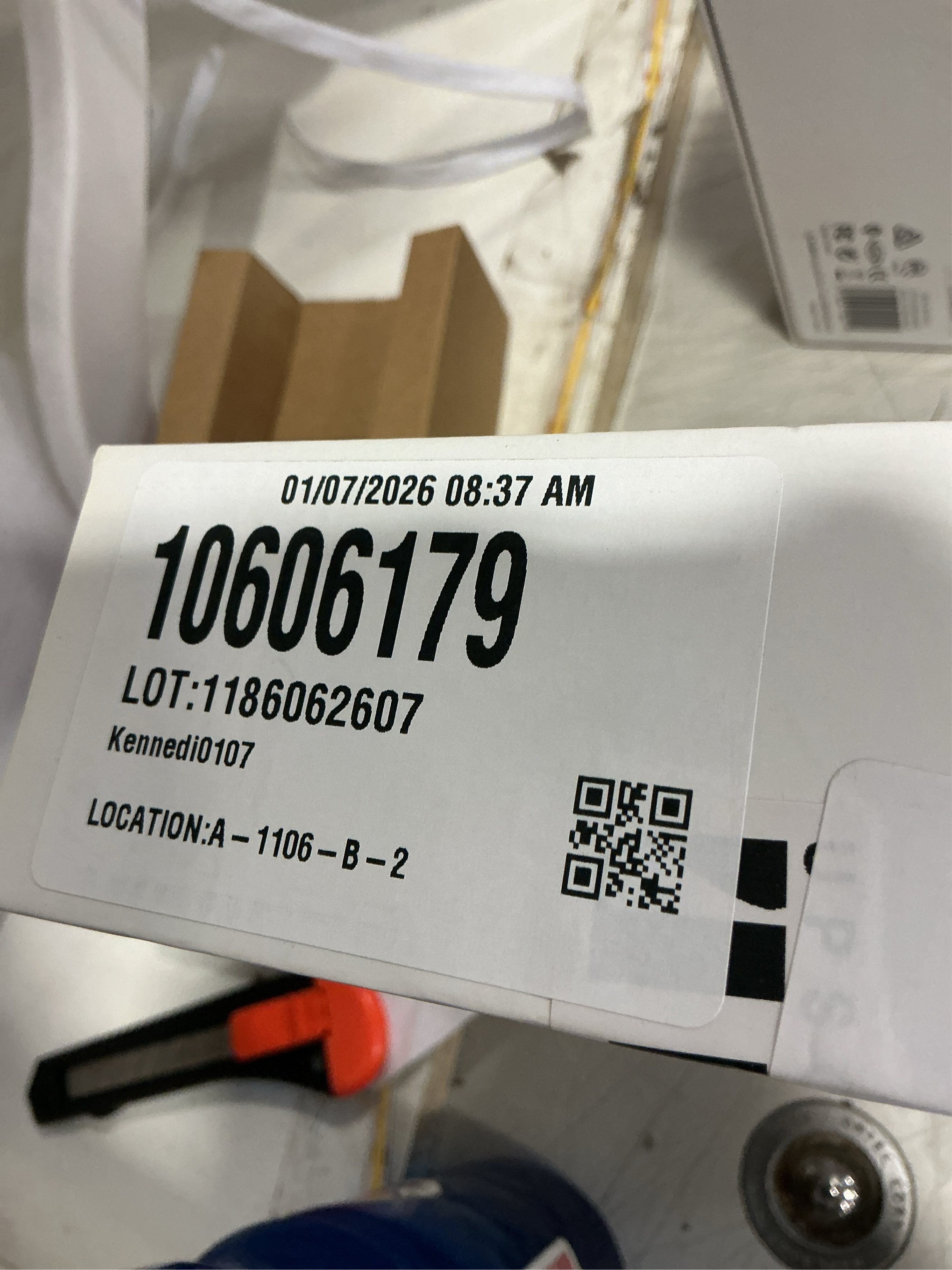 Samsung Electronics Qi Wireless Charger UV Sanitizer GP-TOU020SACWU - White