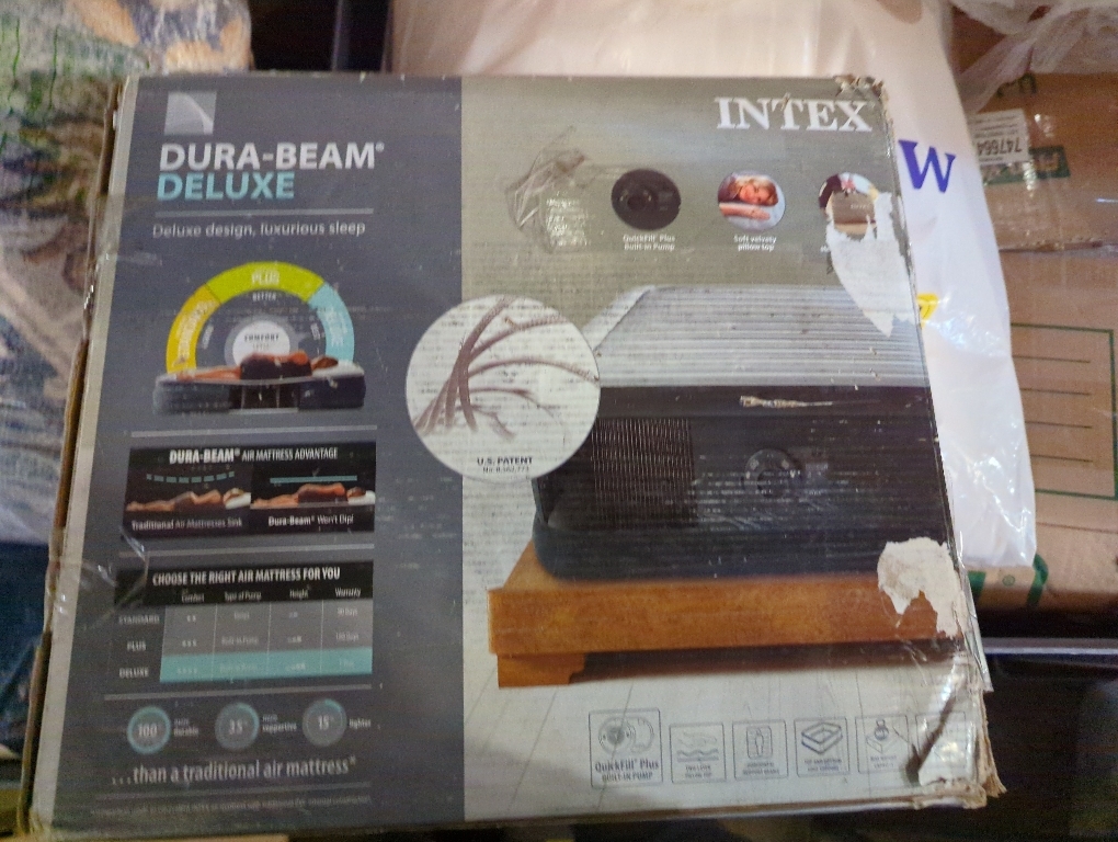 Intex 64417ED 22in Queen Dura-Beam Comfort Plush High-Rise Inflatable Air Mattress with Built in Pump for Travel and Camping, 600lb Weight Capacity