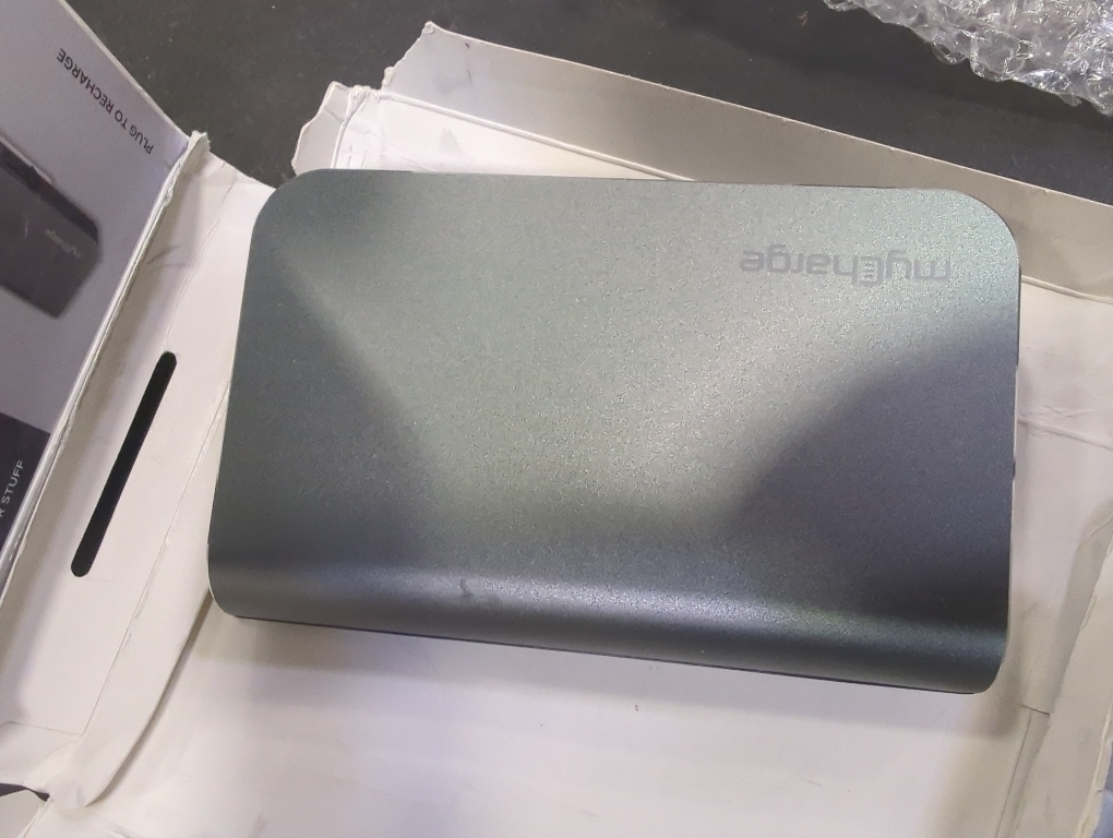 Hub Turbo Portable Charger - Gray