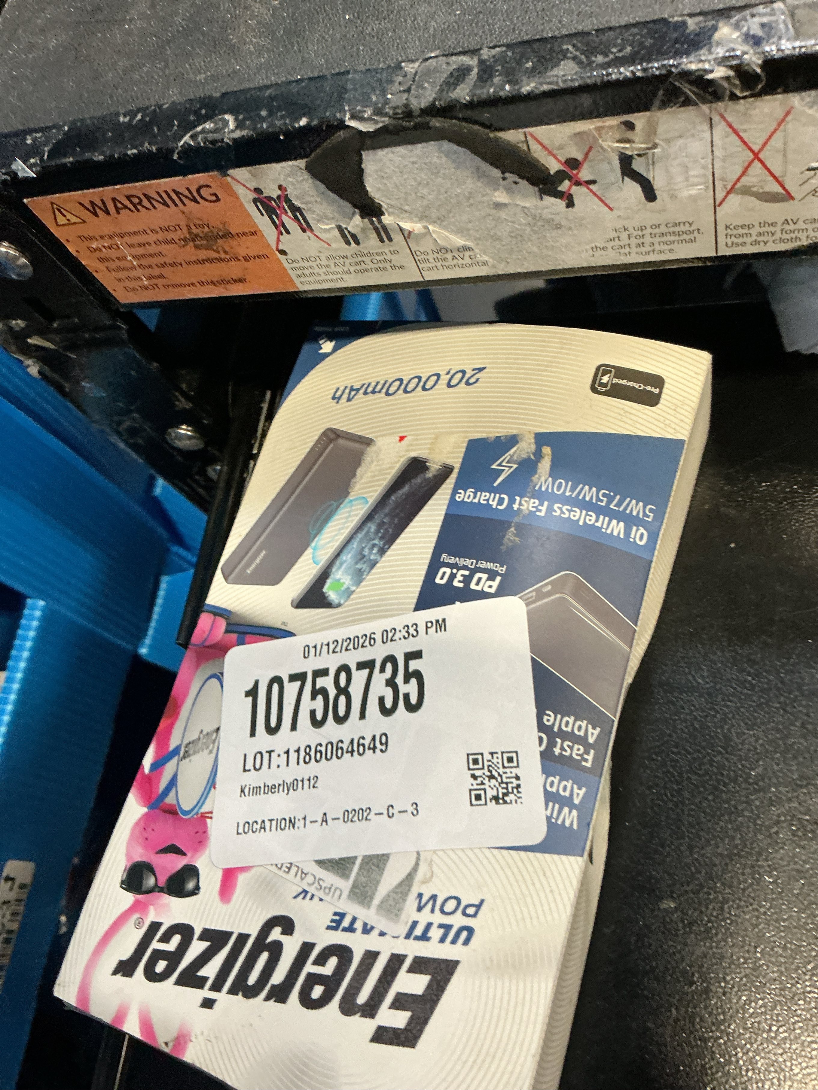 Energizer - Ultimate Lithium 20,000mAh 20W Qi Wireless Portable Charger/Power Bank QC 3.0 & PD 3.0 for Apple, Android, USB Devices - Black