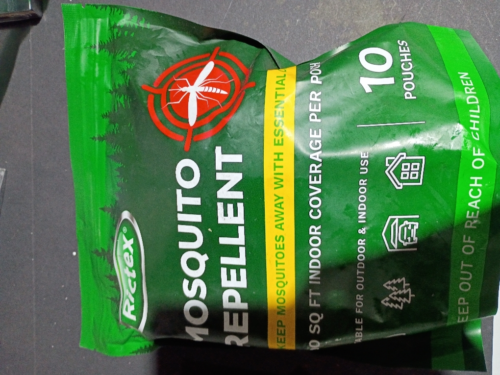Mosquito Repellent Outdoor Patio & Yard: Natural Citronella & Peppermint Oil Pouches – Safe for Kids & Pets – Essential Oils Formula – Mosquitoes Repeller – Camping & Backyard 10 Pouches
